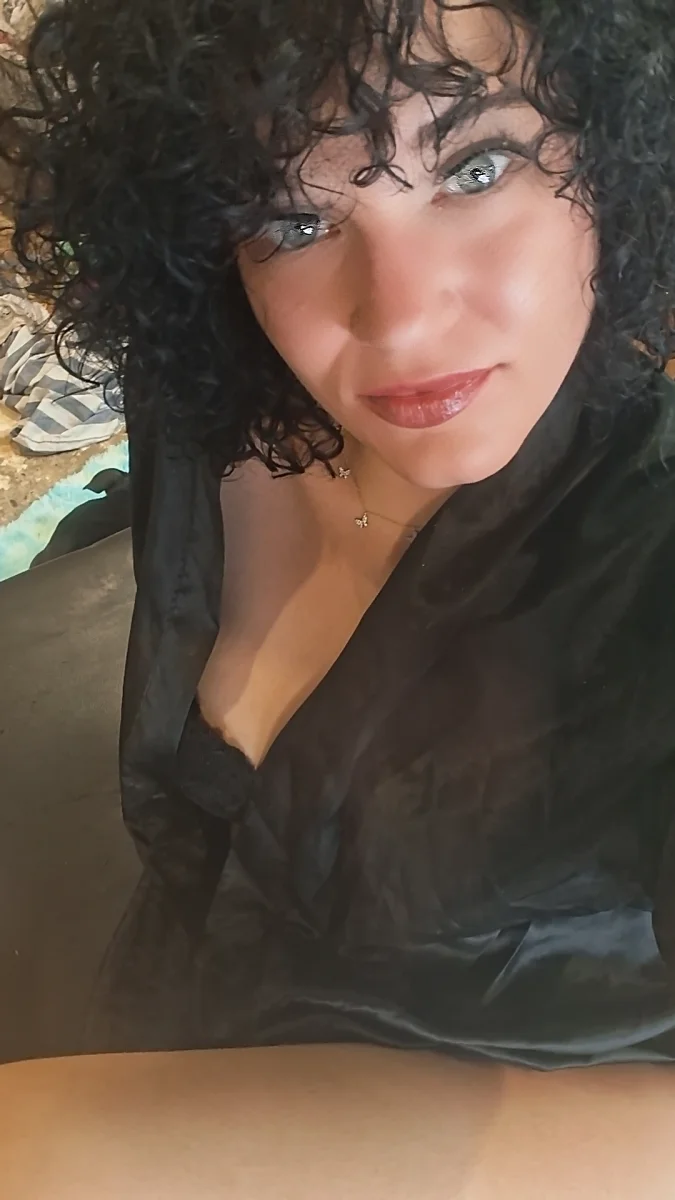 My body is your wonderland...... play with me please?!